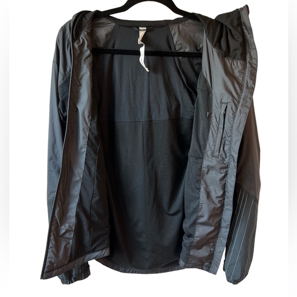NEW Lululemon Run: Get Up And Glow Jacket *Reflective 360 - Picture 5 of 14
